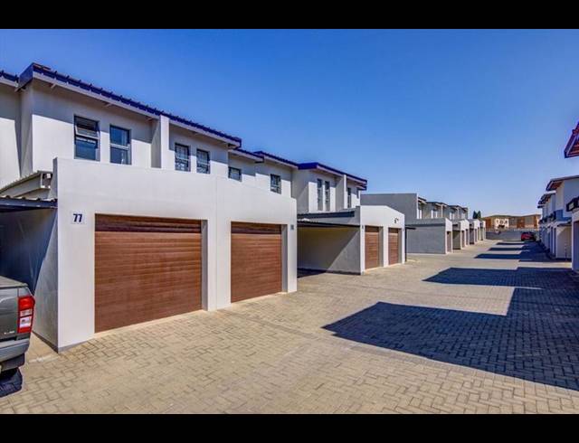 3 BEDROOM DUPLEX FOR SALE IN RYNFIELD